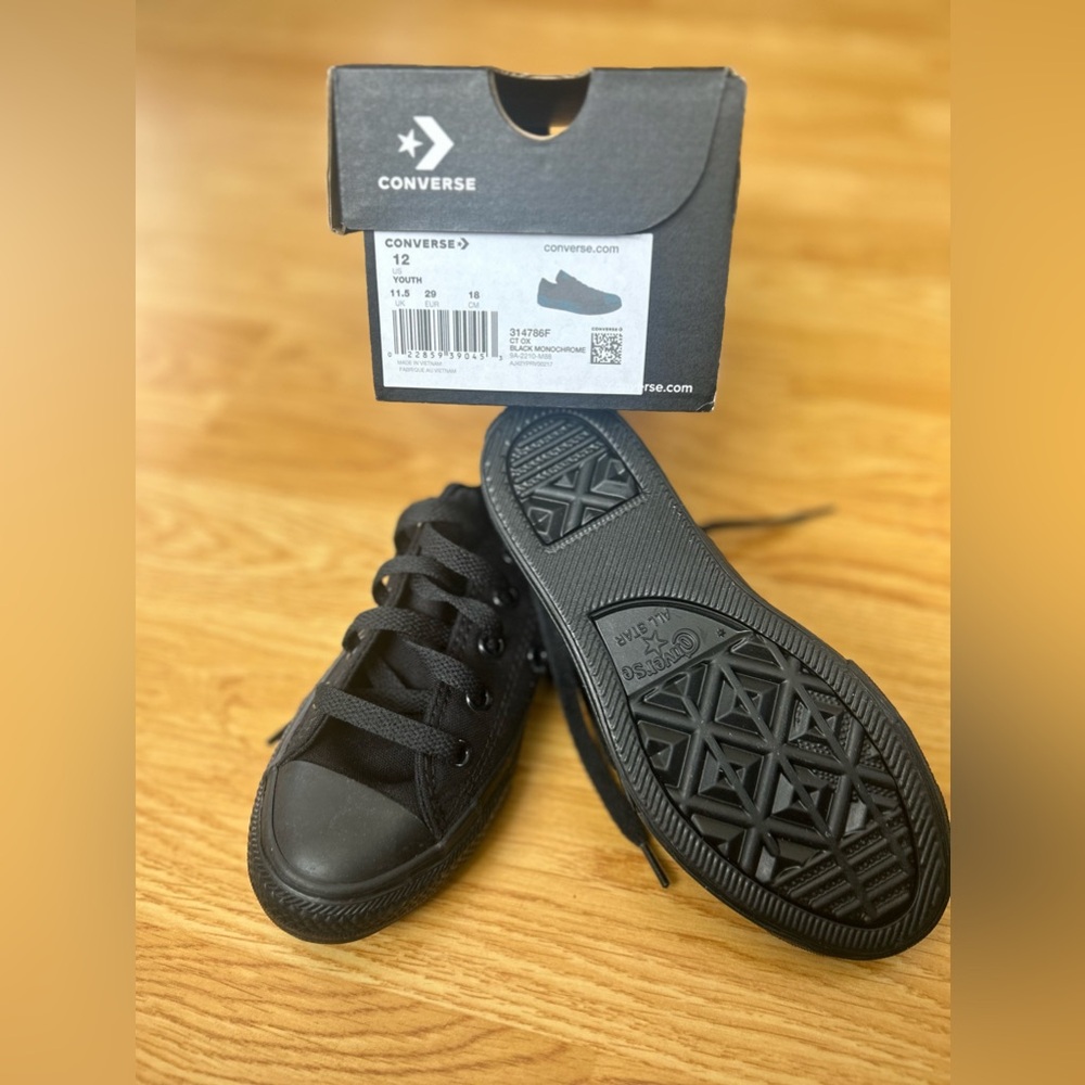 Converse Chuck Taylor All Star kids shoe size 12